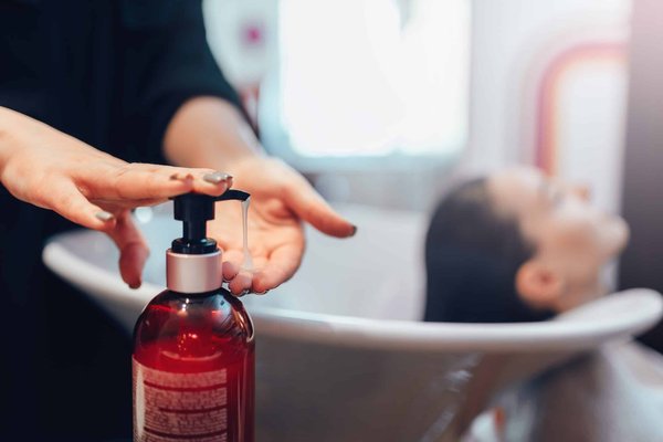 Quelques astuces clés pour bien prendre soin de vos cheveux