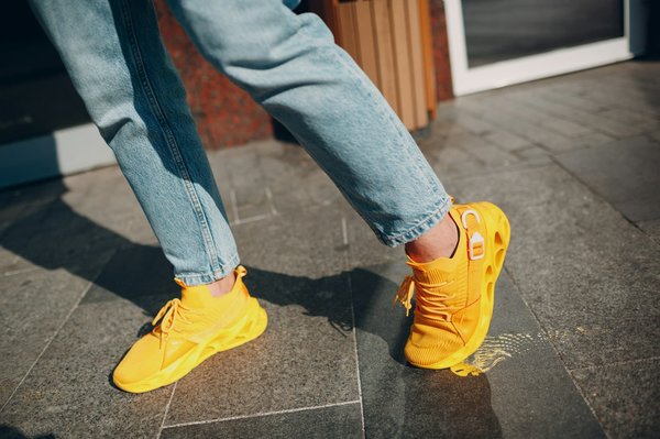 Nike p-6000 jaune : une idée cadeau pour une femme
